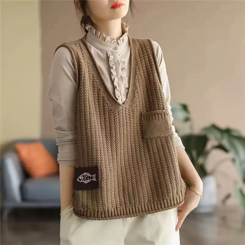 Winter Clothing Trends - 공개된 상품: 여성용 니트 조끼, 솔리드